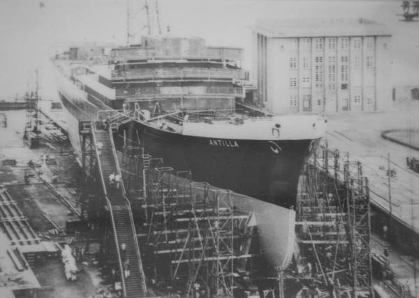 The German freighter SS Antilla, now the Antilla shipwreck Aruba divers explore, pictured before the war