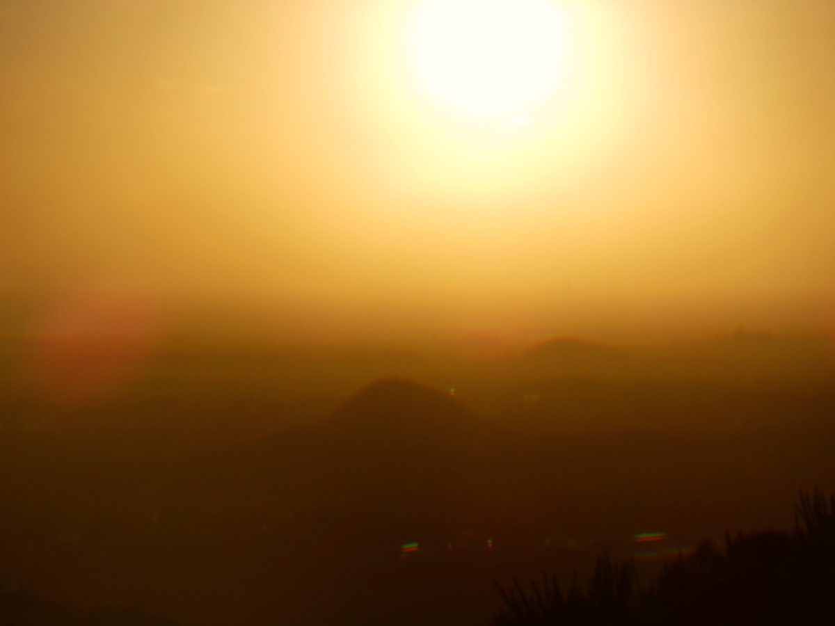Golden Aruba sunset over the Caribbean, ideal for a romantic honeymoon evening